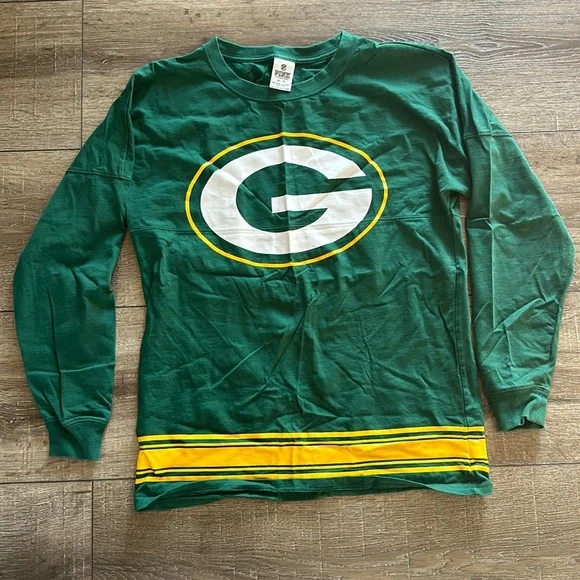 PINK Victoria’s Secret Greenbay Packers long sleeve - Picture 1 of 4